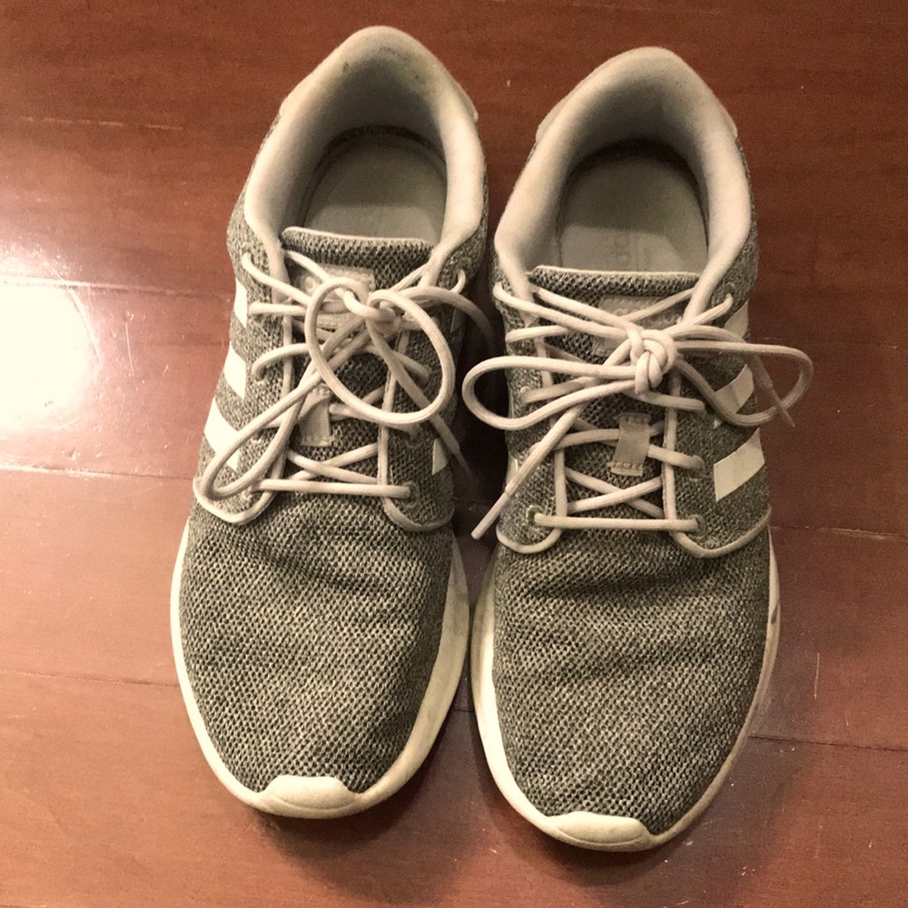 Athletic shoes